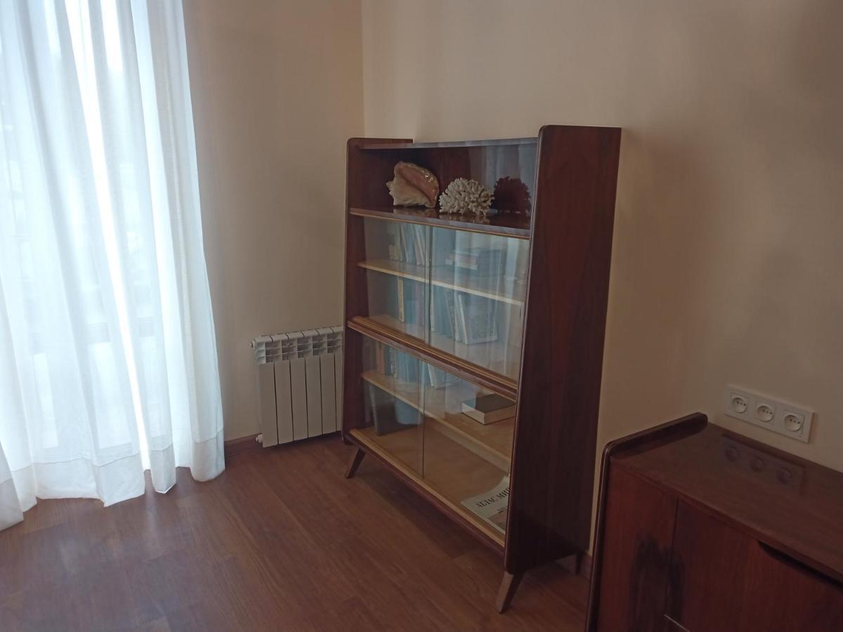 Spacious One Bedroom Apartment In The City Centre Yerevan Exterior photo
